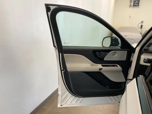 new 2025 Lincoln Aviator car, priced at $81,820