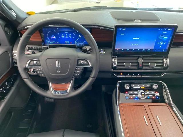 new 2024 Lincoln Navigator car, priced at $87,565