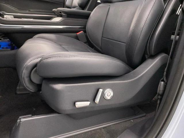 new 2025 Lincoln Navigator car