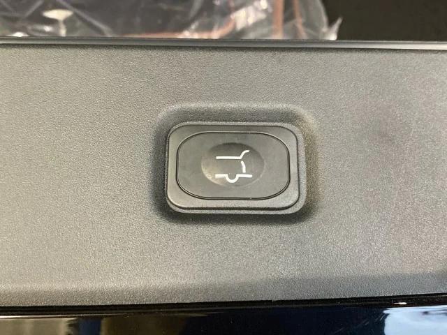 new 2025 Lincoln Navigator car, priced at $106,275