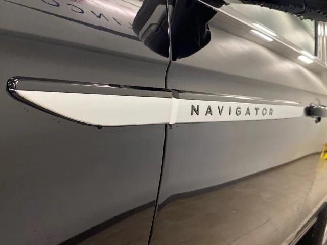 new 2025 Lincoln Navigator car, priced at $106,275