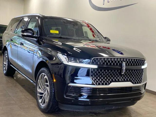 new 2025 Lincoln Navigator car, priced at $106,275