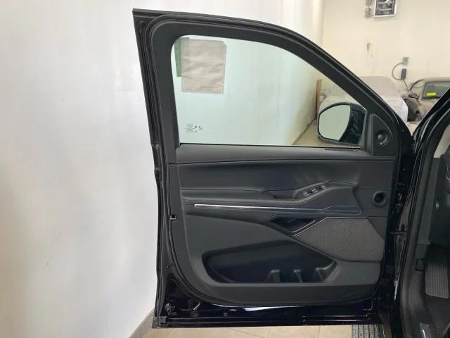 new 2025 Lincoln Navigator car, priced at $106,520