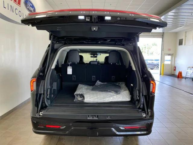 new 2025 Lincoln Navigator car, priced at $106,520