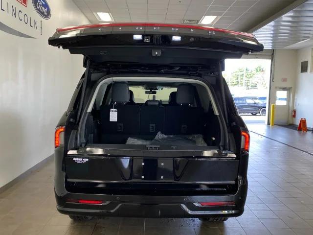new 2025 Lincoln Navigator car, priced at $106,520