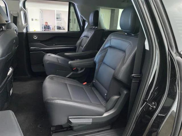 new 2025 Lincoln Navigator car, priced at $106,520