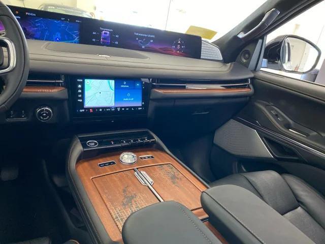 new 2025 Lincoln Navigator car