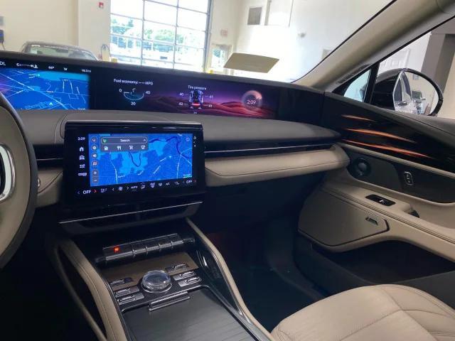 new 2025 Lincoln Nautilus car