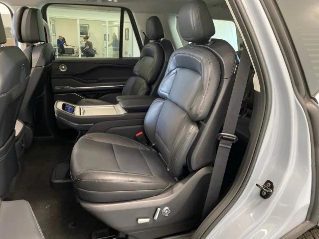 new 2025 Lincoln Navigator car, priced at $107,320