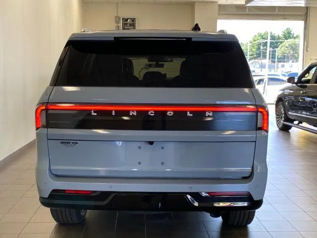 new 2025 Lincoln Navigator car, priced at $107,320