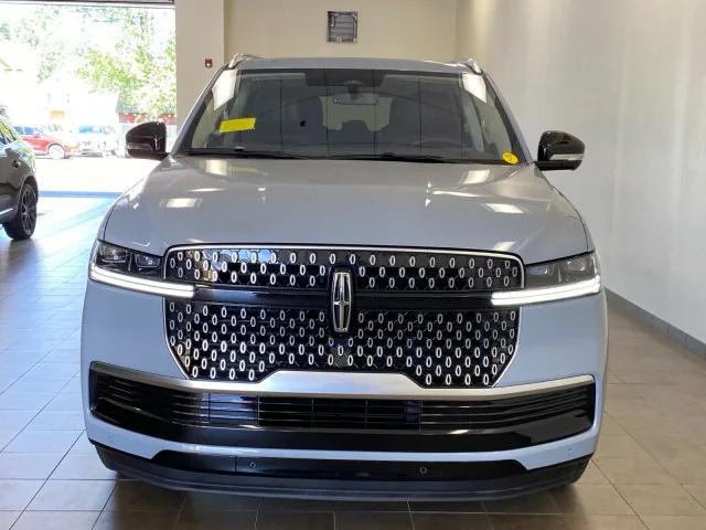 new 2025 Lincoln Navigator car, priced at $107,320