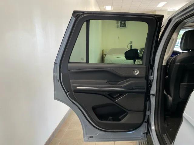 new 2025 Lincoln Navigator car, priced at $107,320