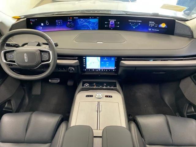 new 2025 Lincoln Navigator car, priced at $107,320