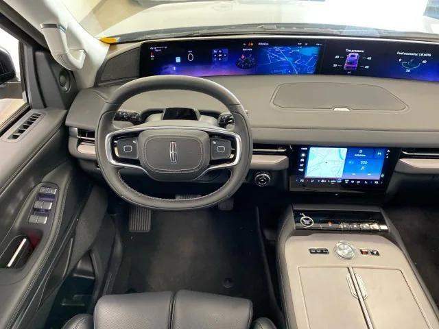 new 2025 Lincoln Navigator car, priced at $107,320