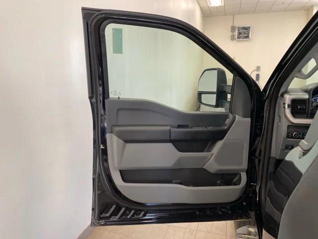 new 2025 Ford F-350 car