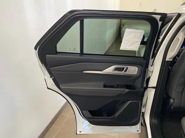 new 2025 Ford Explorer car, priced at $52,165