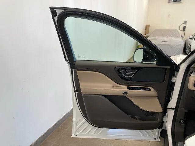 used 2024 Lincoln Aviator car, priced at $57,990