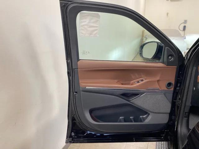 new 2025 Lincoln Navigator car, priced at $105,580