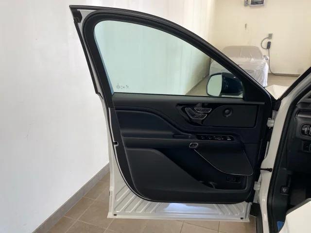 new 2025 Lincoln Aviator car, priced at $71,440