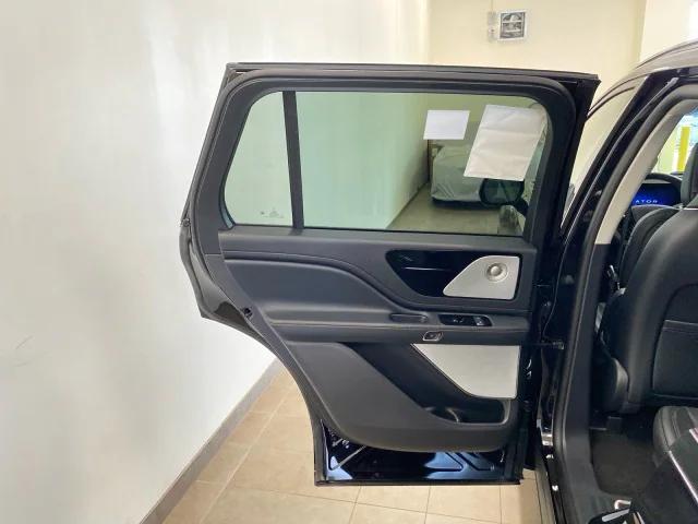 new 2025 Lincoln Aviator car, priced at $83,125