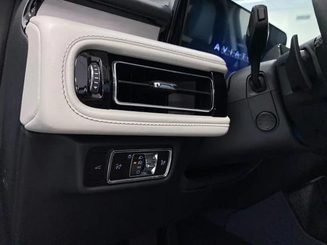 new 2025 Lincoln Aviator car
