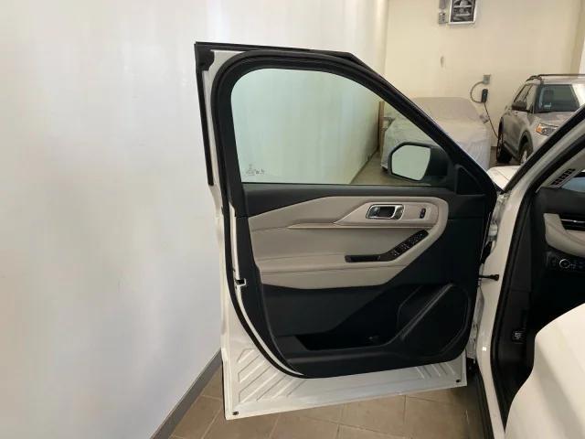 new 2025 Ford Explorer car, priced at $49,455