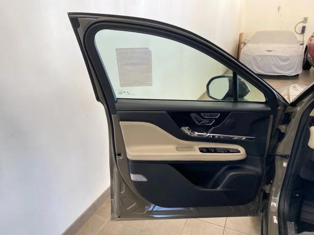 new 2025 Lincoln Corsair car, priced at $61,260