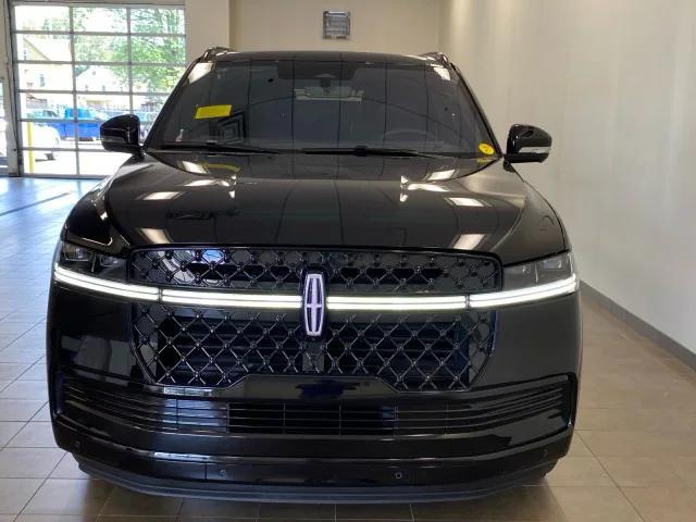 new 2025 Lincoln Navigator car, priced at $109,375