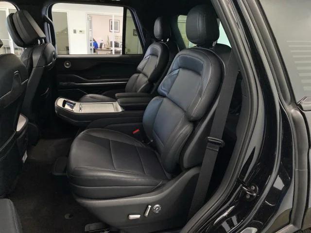 new 2025 Lincoln Navigator car, priced at $109,375