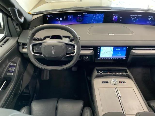 new 2025 Lincoln Navigator car, priced at $109,375