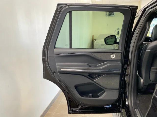 new 2025 Lincoln Navigator car, priced at $109,375
