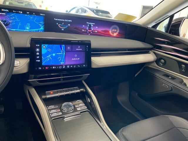 new 2025 Lincoln Nautilus car