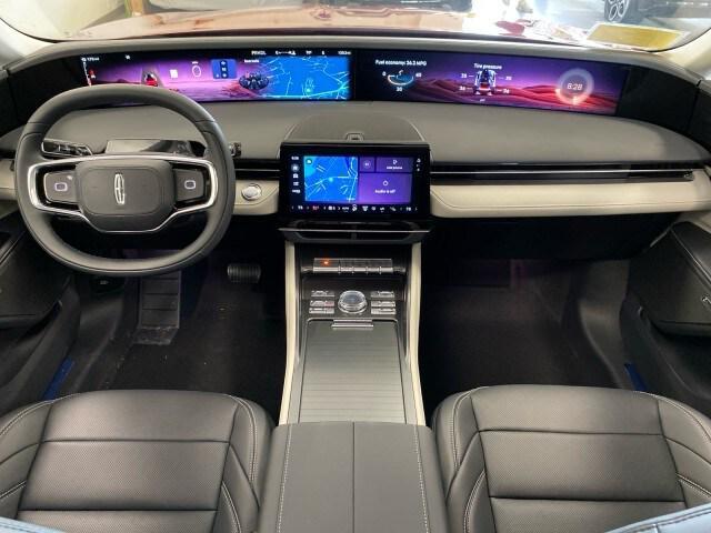 new 2025 Lincoln Nautilus car