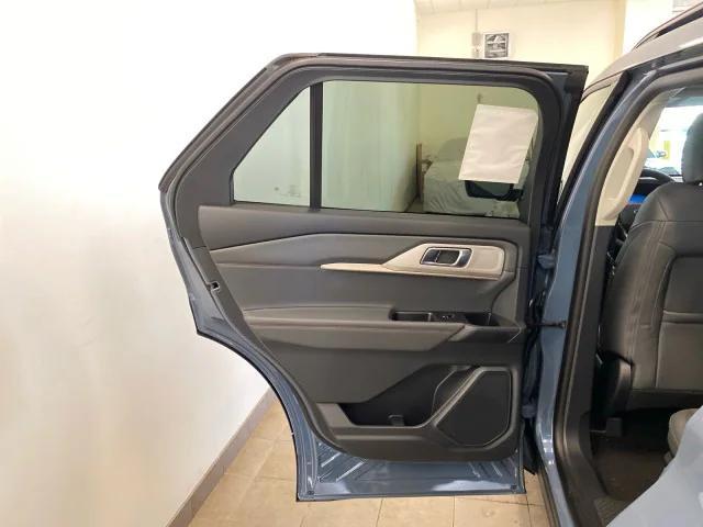 new 2025 Ford Explorer car, priced at $49,555
