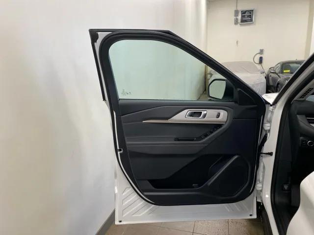 new 2025 Ford Explorer car, priced at $45,100