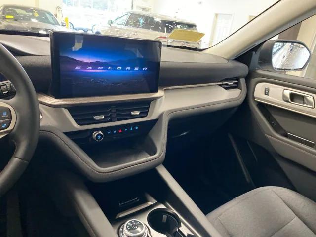 new 2025 Ford Explorer car, priced at $45,100
