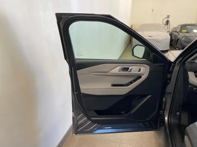 new 2025 Ford Explorer car, priced at $49,675