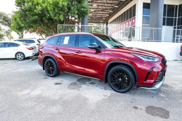 used 2023 Toyota Highlander car, priced at $38,852