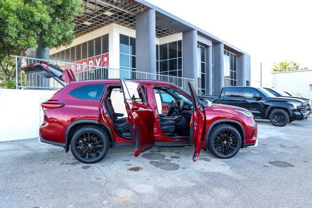 used 2023 Toyota Highlander car, priced at $38,852