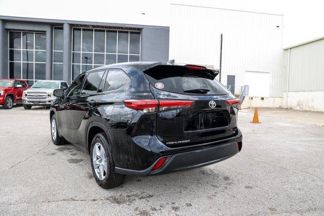 used 2022 Toyota Highlander car, priced at $33,168