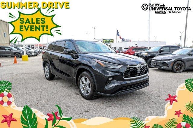 used 2022 Toyota Highlander car, priced at $33,168