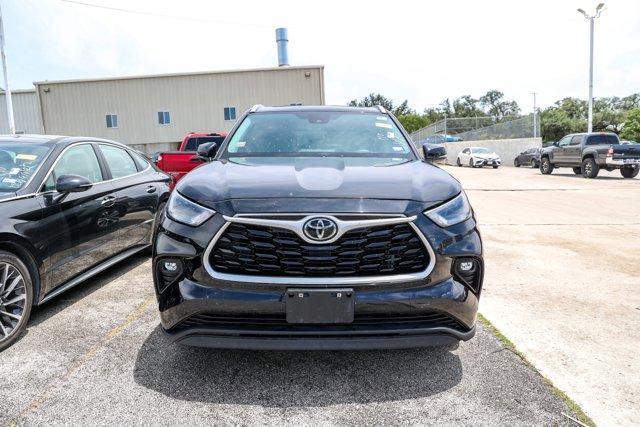used 2023 Toyota Highlander car, priced at $40,998