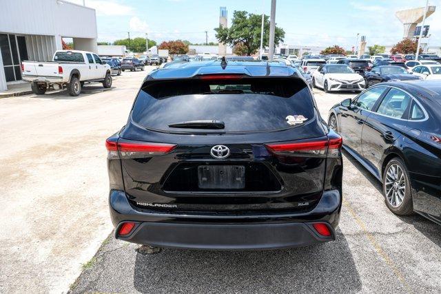 used 2023 Toyota Highlander car, priced at $40,998