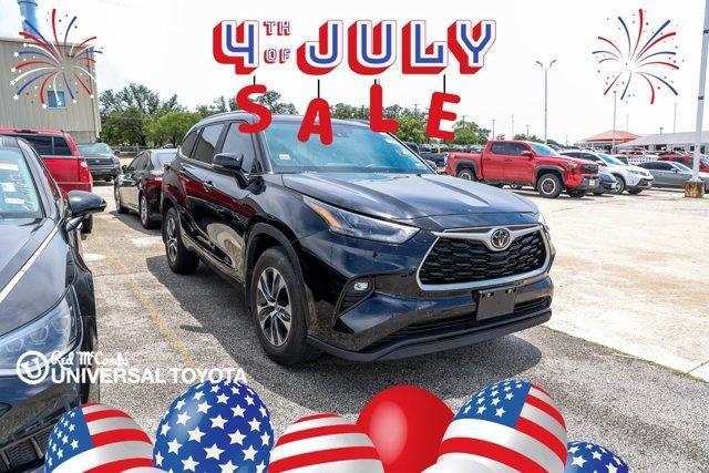 used 2023 Toyota Highlander car, priced at $36,995