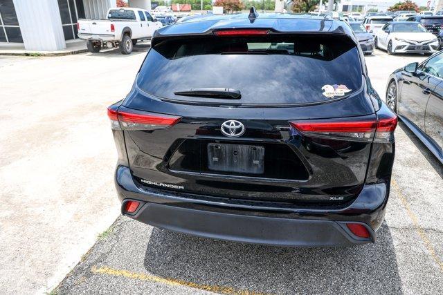 used 2023 Toyota Highlander car, priced at $40,998