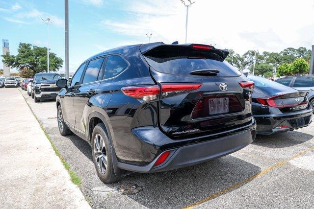 used 2023 Toyota Highlander car, priced at $40,998