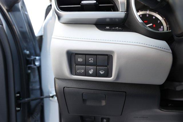 used 2022 Toyota Highlander car, priced at $38,792