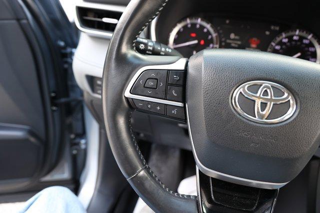 used 2022 Toyota Highlander car, priced at $38,792