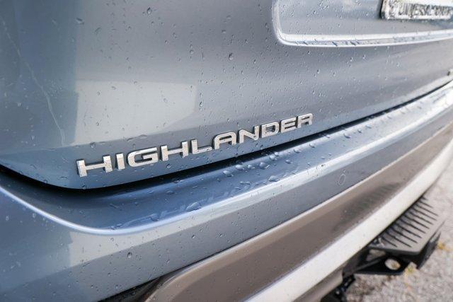 used 2022 Toyota Highlander car, priced at $38,792