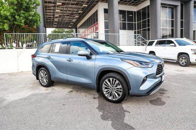 used 2022 Toyota Highlander car, priced at $38,792